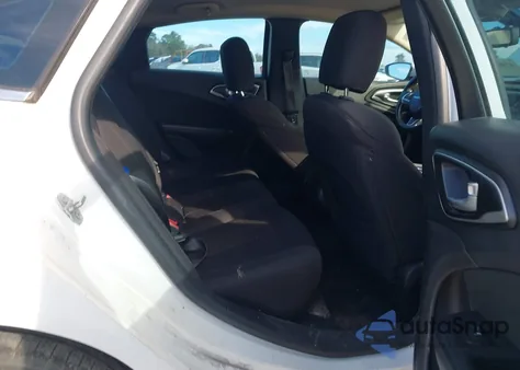 2015 Chrysler 200 Limited из США, поврежденный, VIN 1C3CCCAB7FN725407